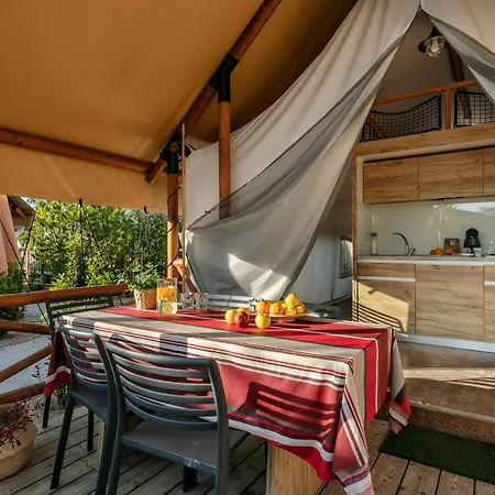 Gavina Camping